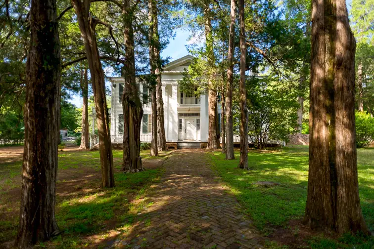oxford Mississippi rowan oak home; Courtesy Visit Oxford Mississippi